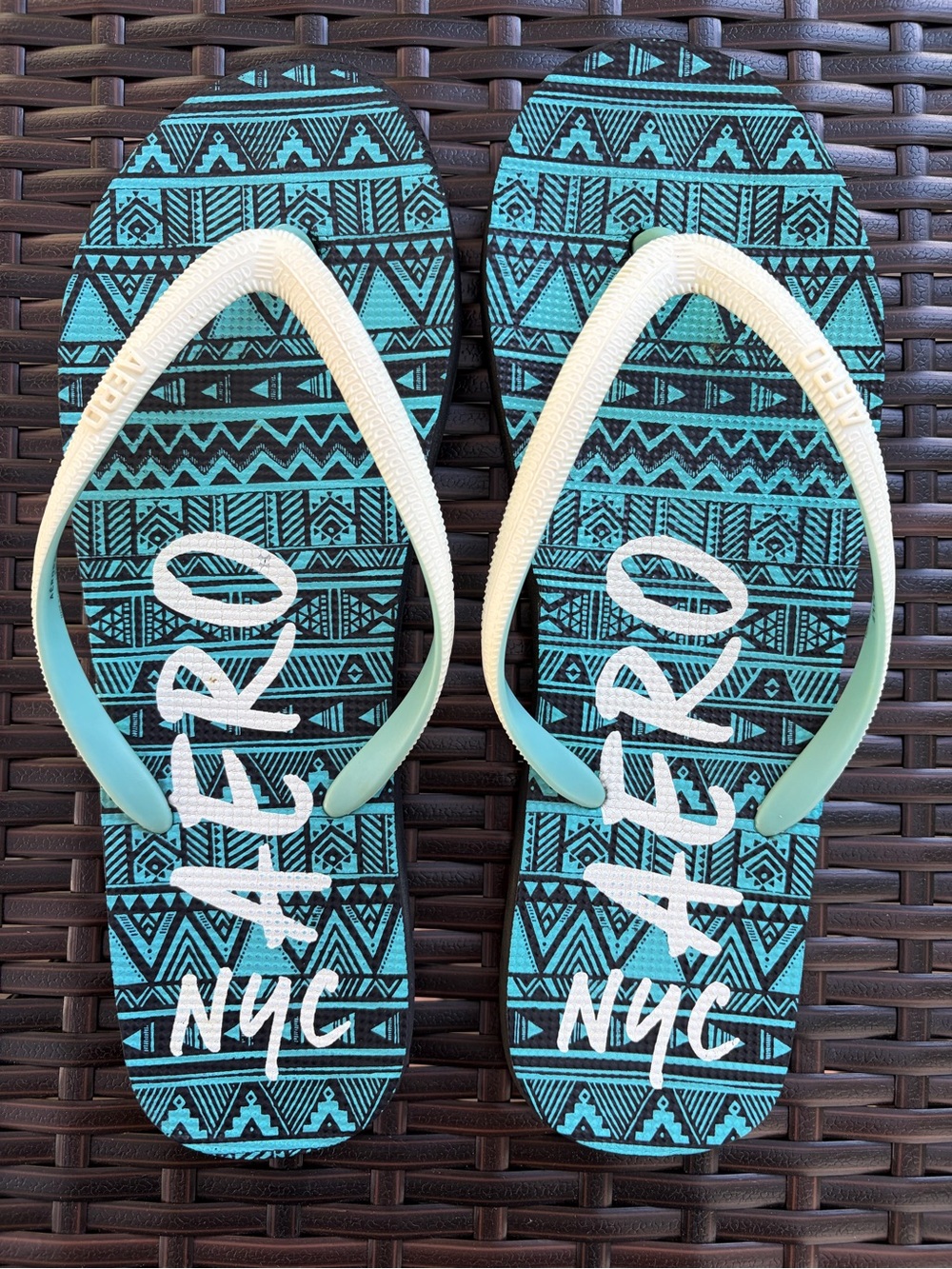 Vintage Aeropostale Flip Flops